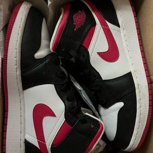 5Y Nike Jordans